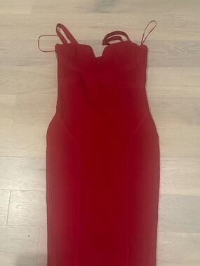 red bodycon bandage dress